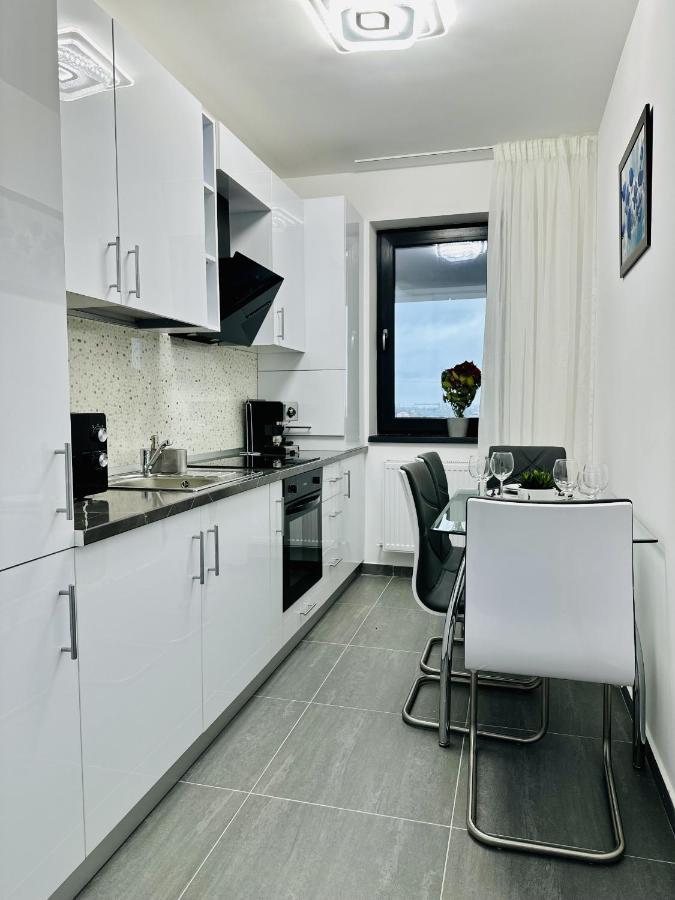 Apartamento Rentforcomfort Sky Garden Studio Bucarest Exterior foto